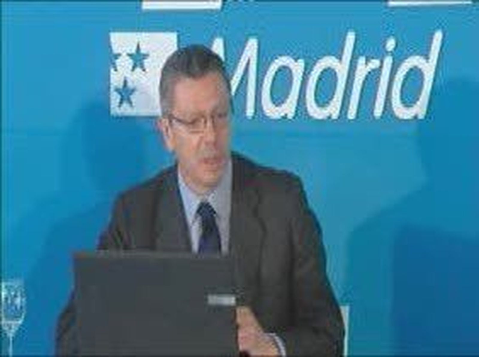 Gallardón se compromete a extender la teleasistencia  al 100% de los mayores de 80 años