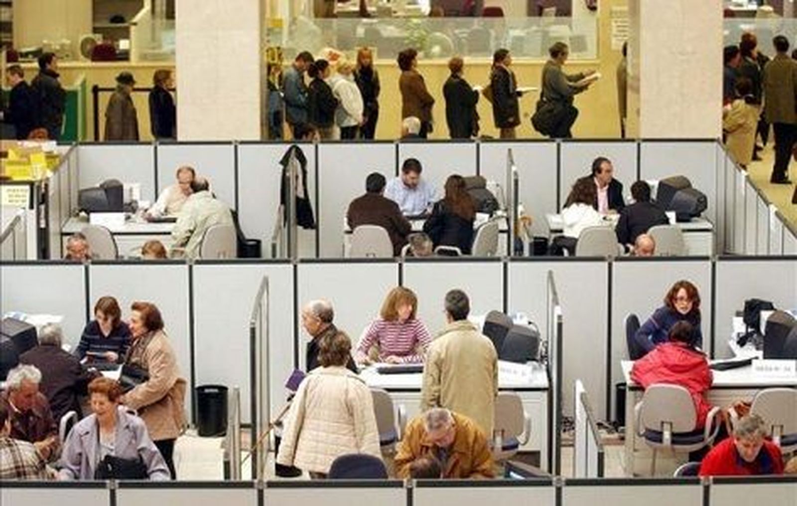 El Gobierno convoca 4.725 plazas de la oferta pública de empleo de 2017
