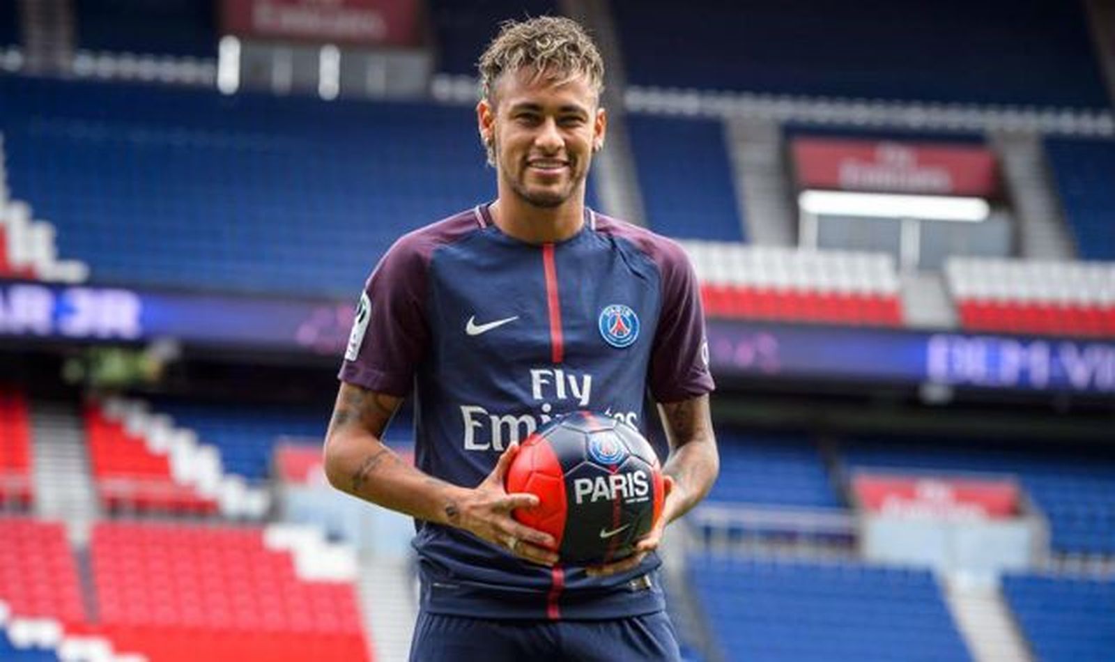 Neymar dice que fichó por el PSG porque buscaba "un nuevo desafío"
