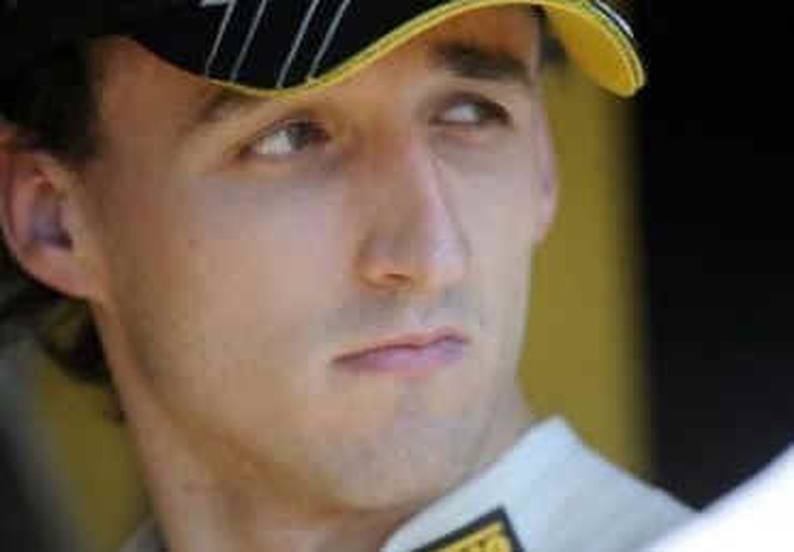 El piloto Robert Kubica sale del hospital
