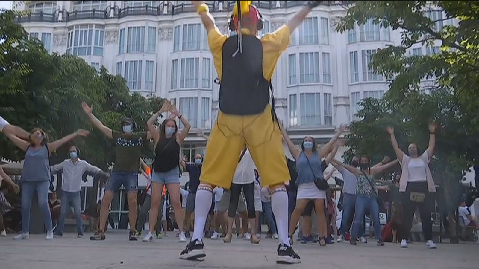 'Bailaloloco', el tour que recorre las calles de Madrid bailando de forma silenciosa