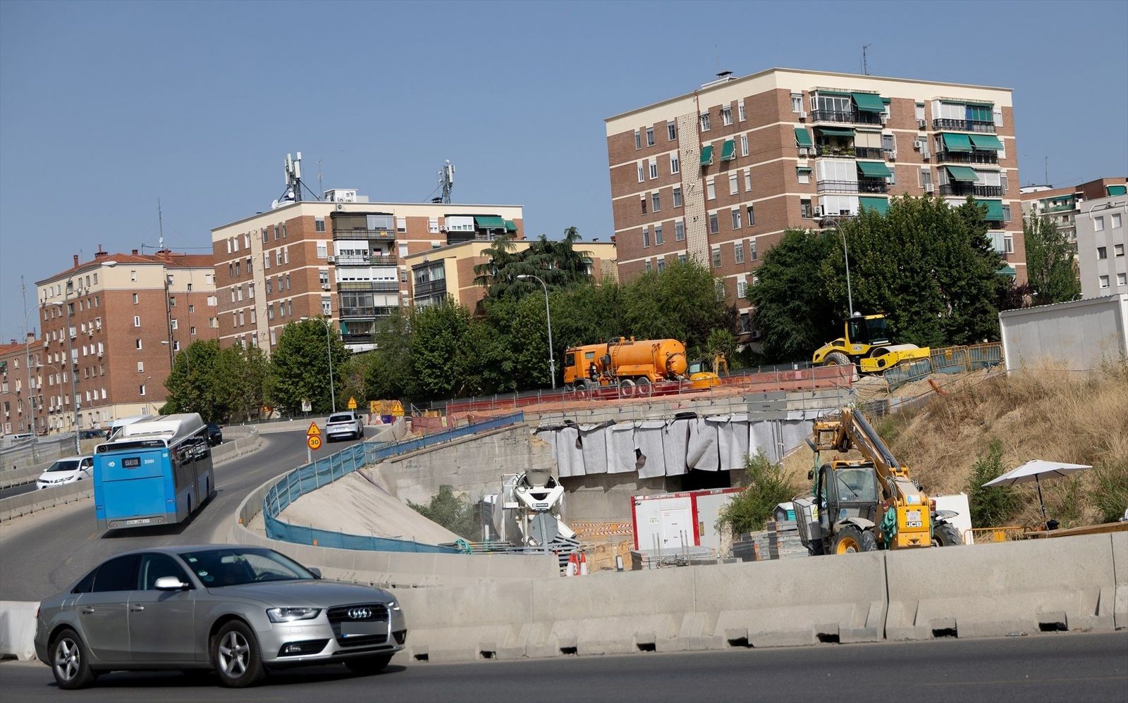 La A-5 recupera el trazado recto tras la eliminación del bypass de Batán