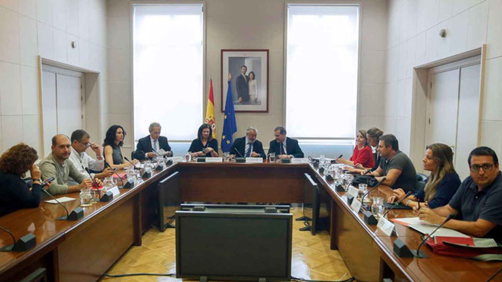 Fomento, Aena y sindicatos se reúnencon el objetivo de alcanzar un acuerdo que evite la huelga