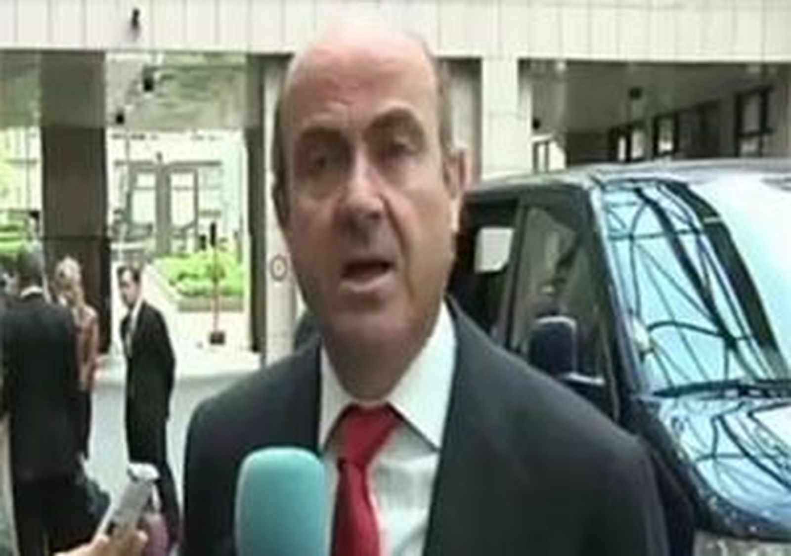De Guindos: "la posibilidad de un corralito en España es un sinsentido"