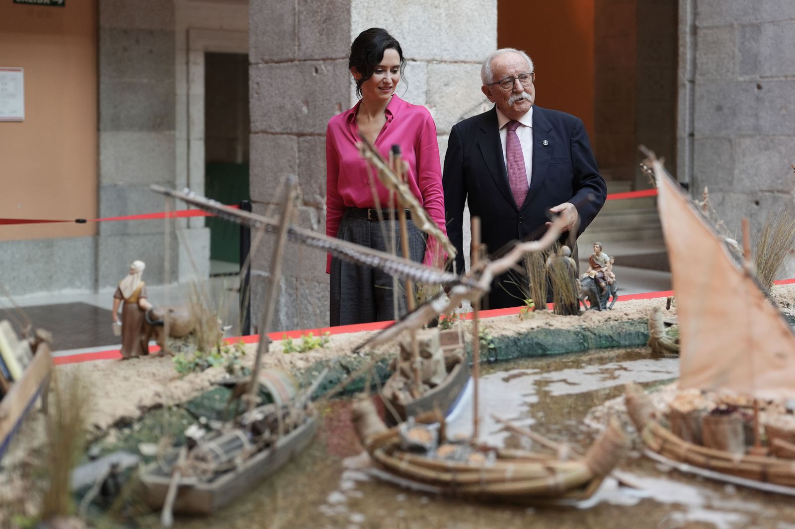 Inaugurado el belén de la Real Casa de Correos