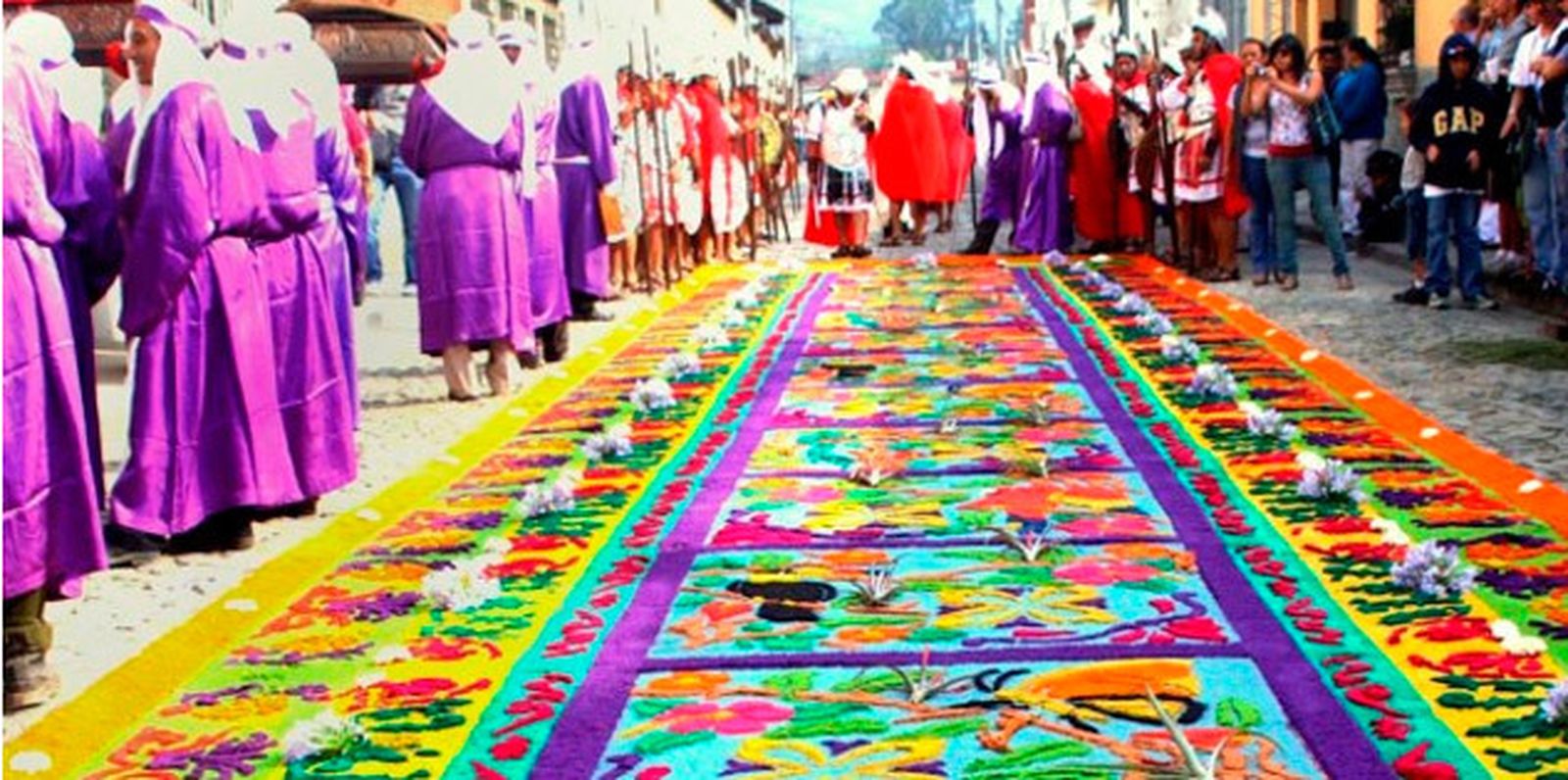 Imagen de la alfombra de serrín guatemalteca
