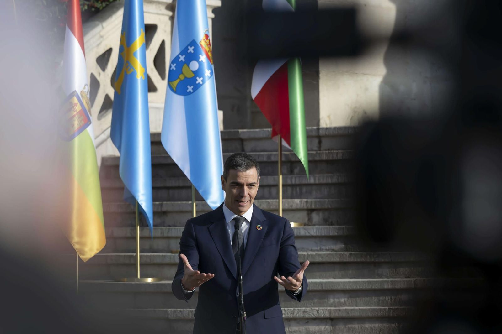 El Gobierno de Sánchez gana tiempo al aplazar la decisión sobre la cuestión de confianza planteada por Junts