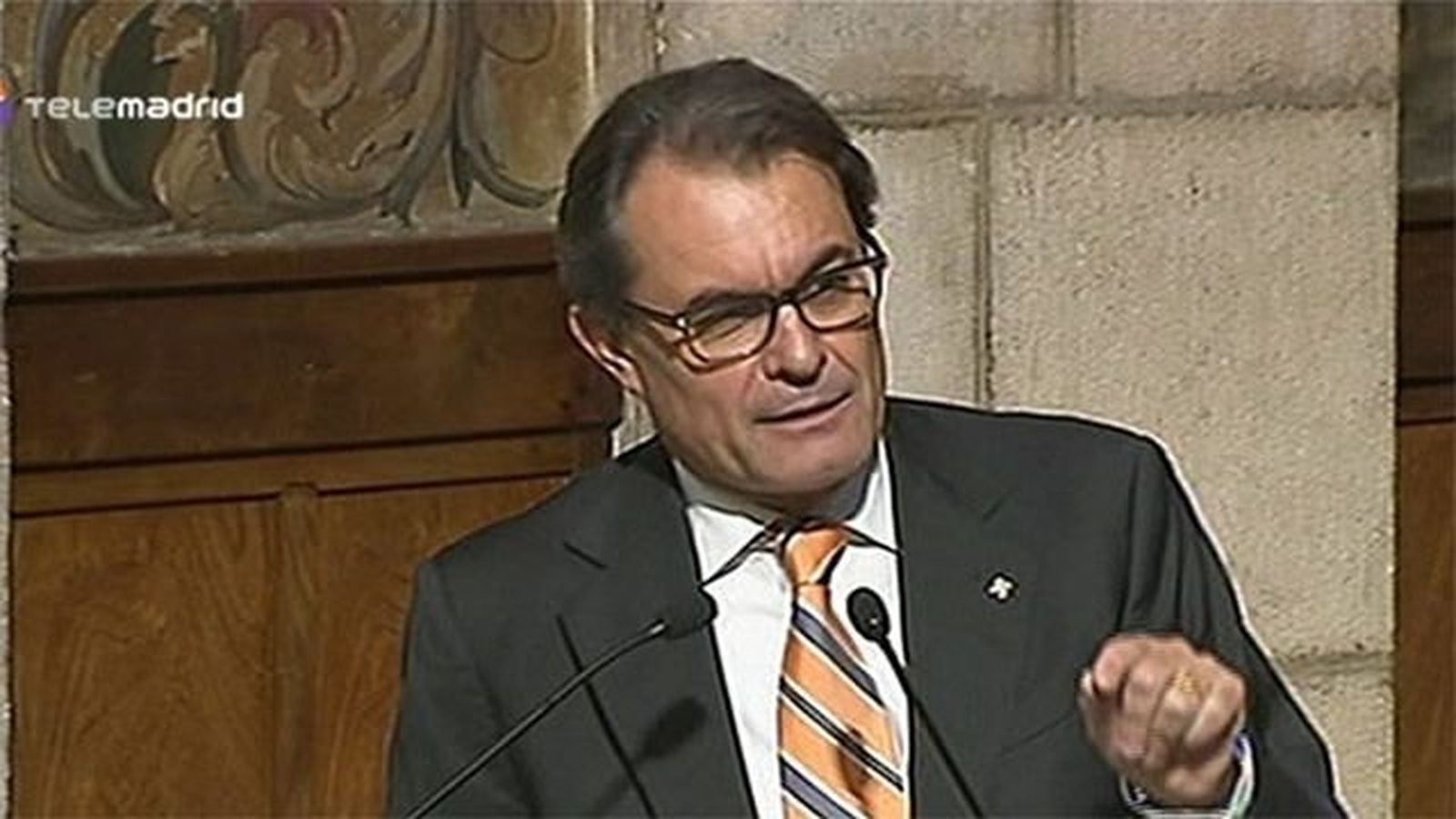 Mas tilda de "hostil" al Gobierno tras la suspensión de la consulta