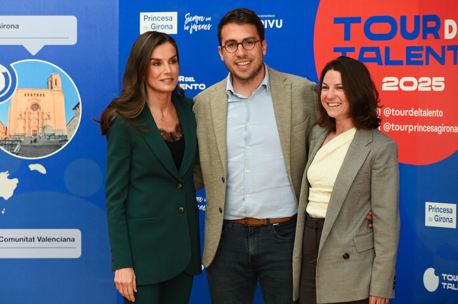 La reina Letizia junto a miembros del jurado del Premio Princesa de Girona CreaEmpresa 2025