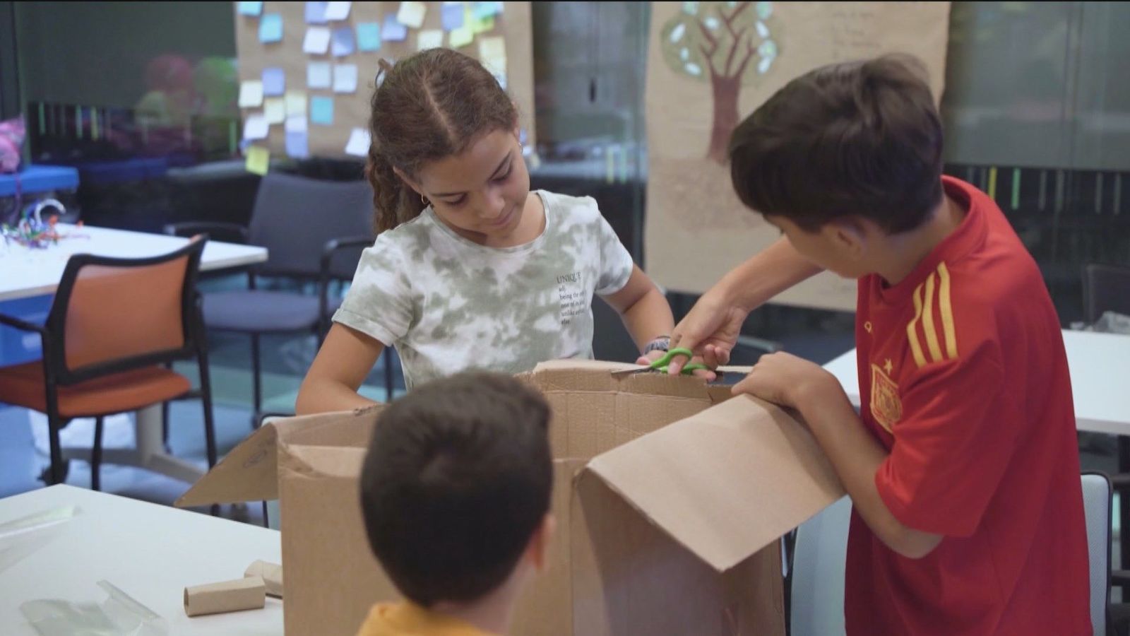 Éxito de participación en el campamento infantil de La Nave: "Innovar y emprender desde niños"