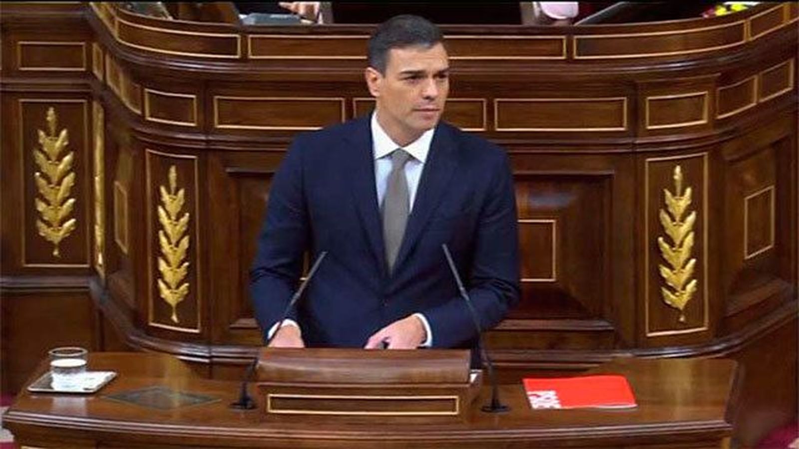 Sánchez promete al PNV mantener los presupuestos y diálogo a Cataluña