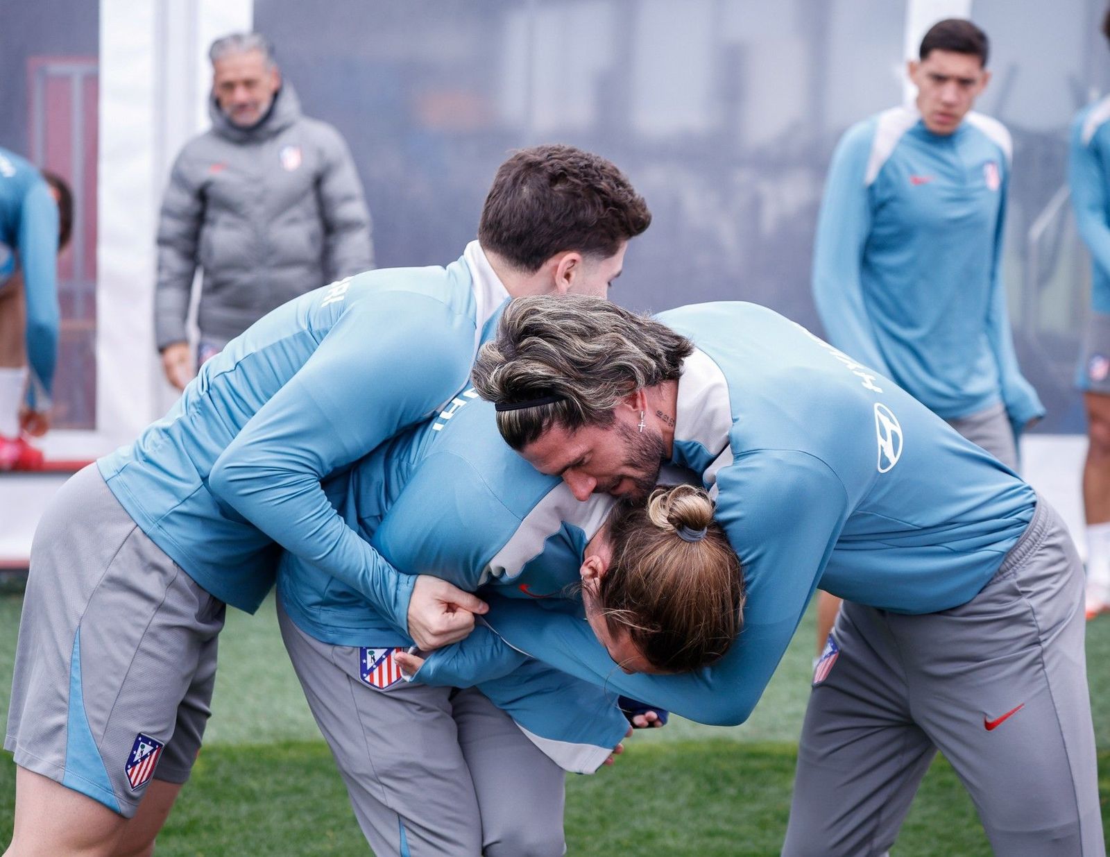 Simeone prueba once sin Julián, De Paul y Giménez