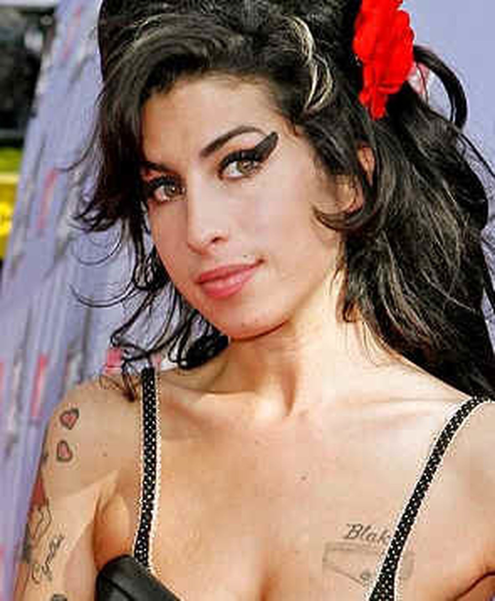 El último disco de Amy Winehouse vuelve a ser el más vendido en Reino Unido