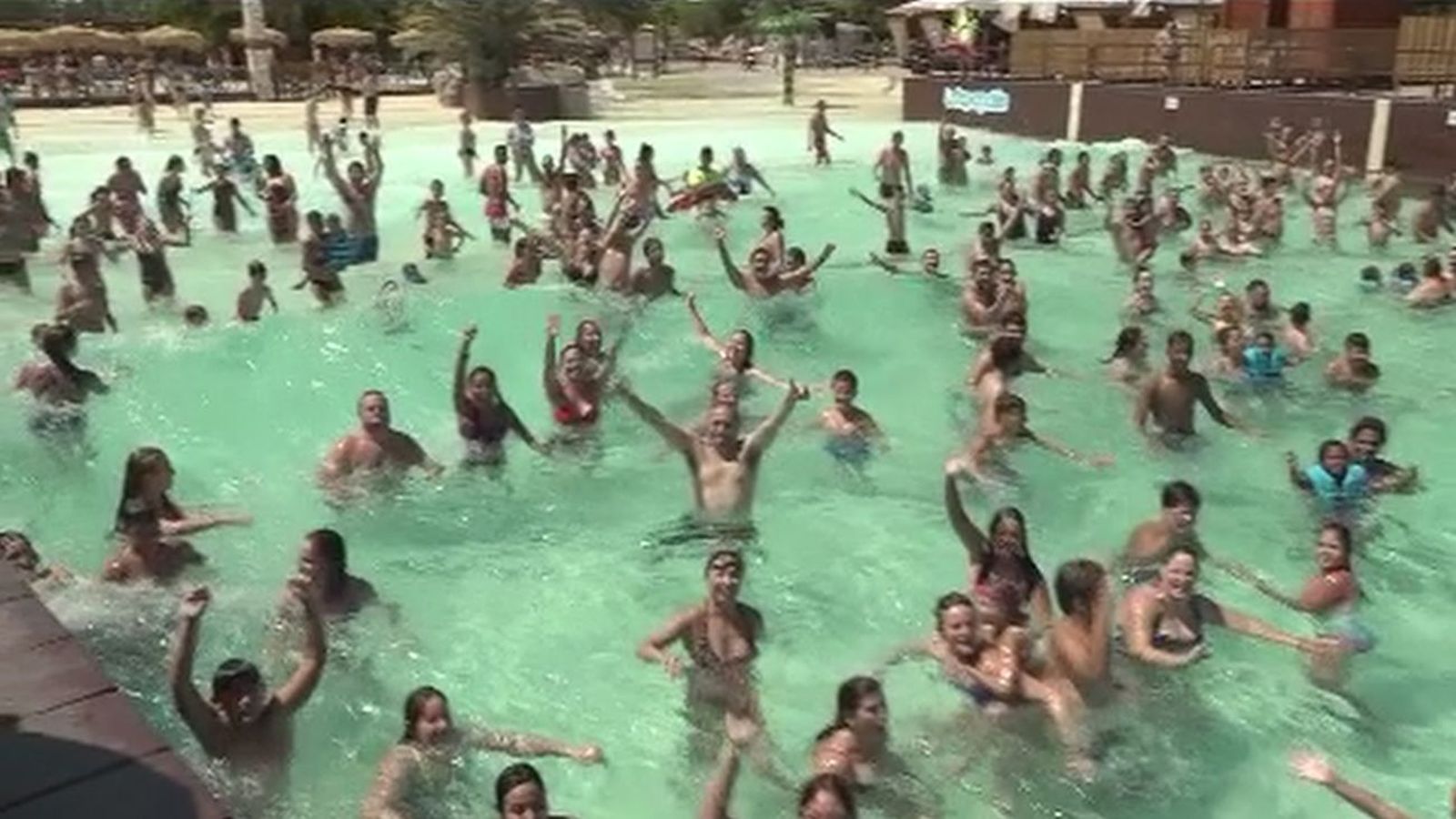 ¿Qué puede fallar en una piscina de olas?