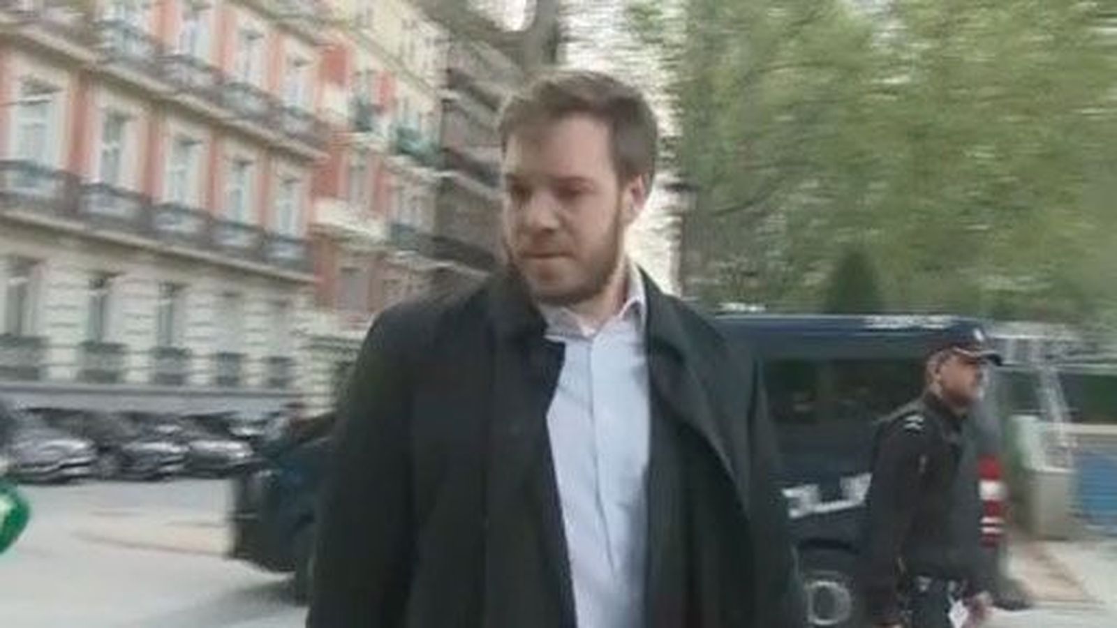Asensio califica de "tema menor" su declaración por el robo del móvil de Podemos