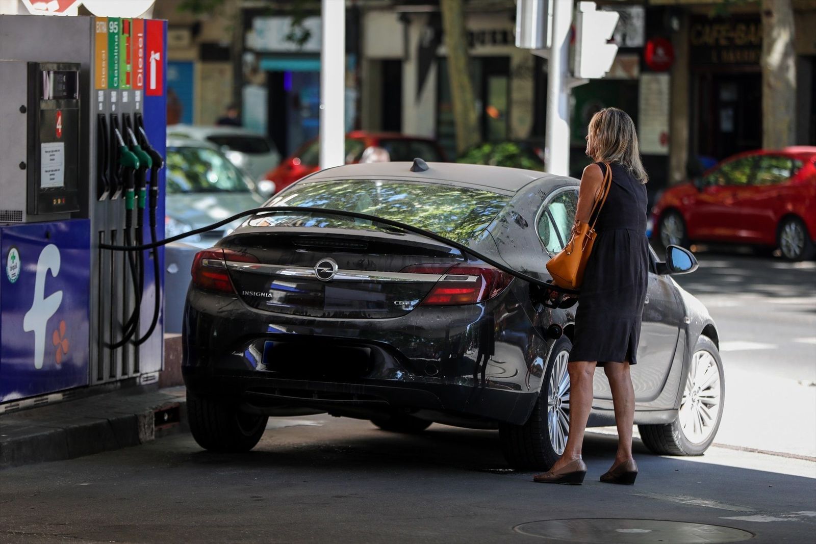 ¿Se acaba el descuento de 20 céntimos al litro en la gasolina?