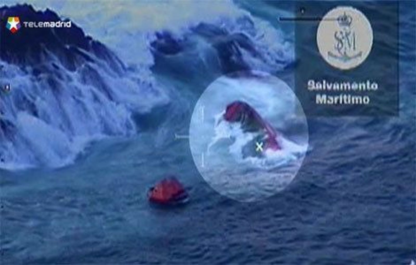 Los buzos tratan de estabilizar el 'Santa Ana' para acceder a su interior