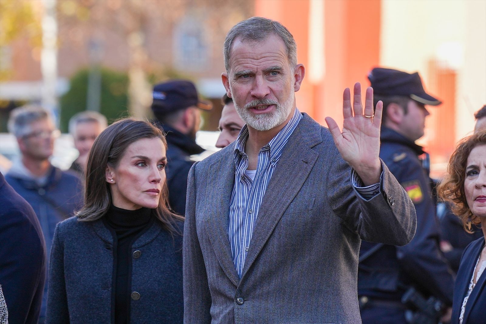 Los reyes Felipe VI y Letizia en su visita a Adamuz