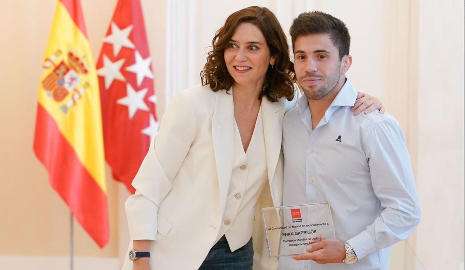 Ayuso recibe en Sol al mostoleño Fran Garrigós, campeón del mundo de judo