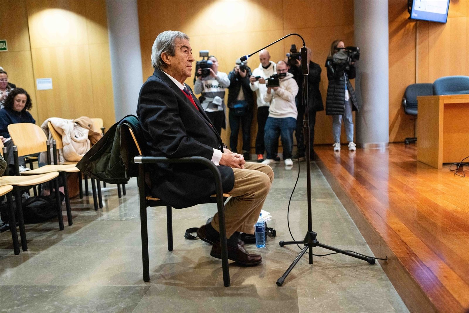 El exvicepresidente del Gobierno de España, exministro y expresidente de Asturias, Francisco Álvarez-Cascos, durante el juicio en a la Audiencia Provincial de Oviedo