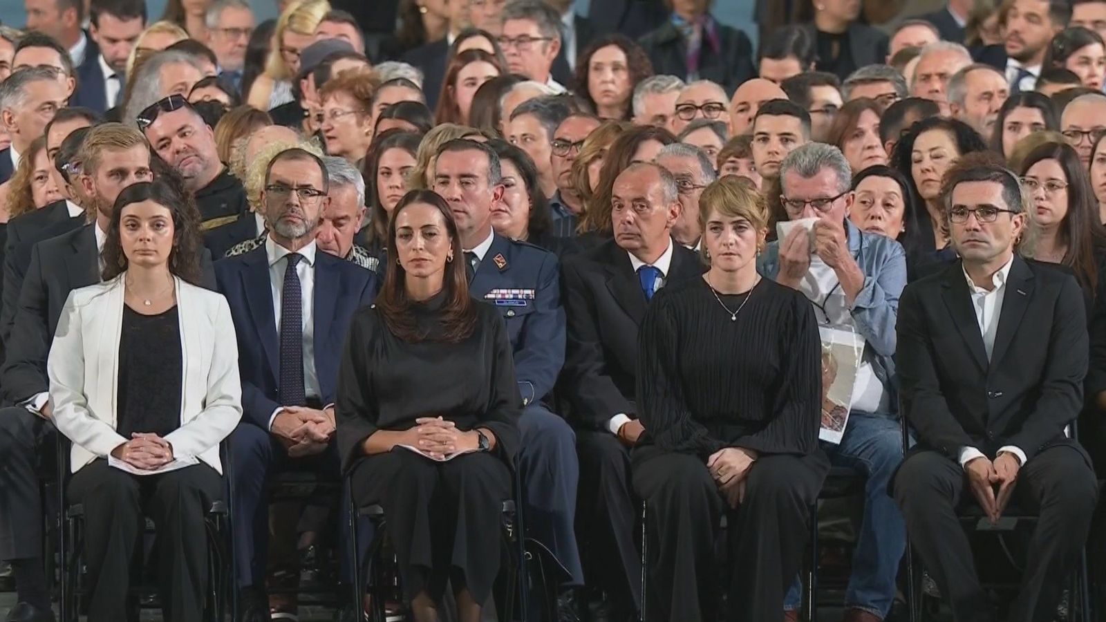 Los nombres de las 237 víctimas mortales de la DANA resuenan en el acto de homenaje de Valencia