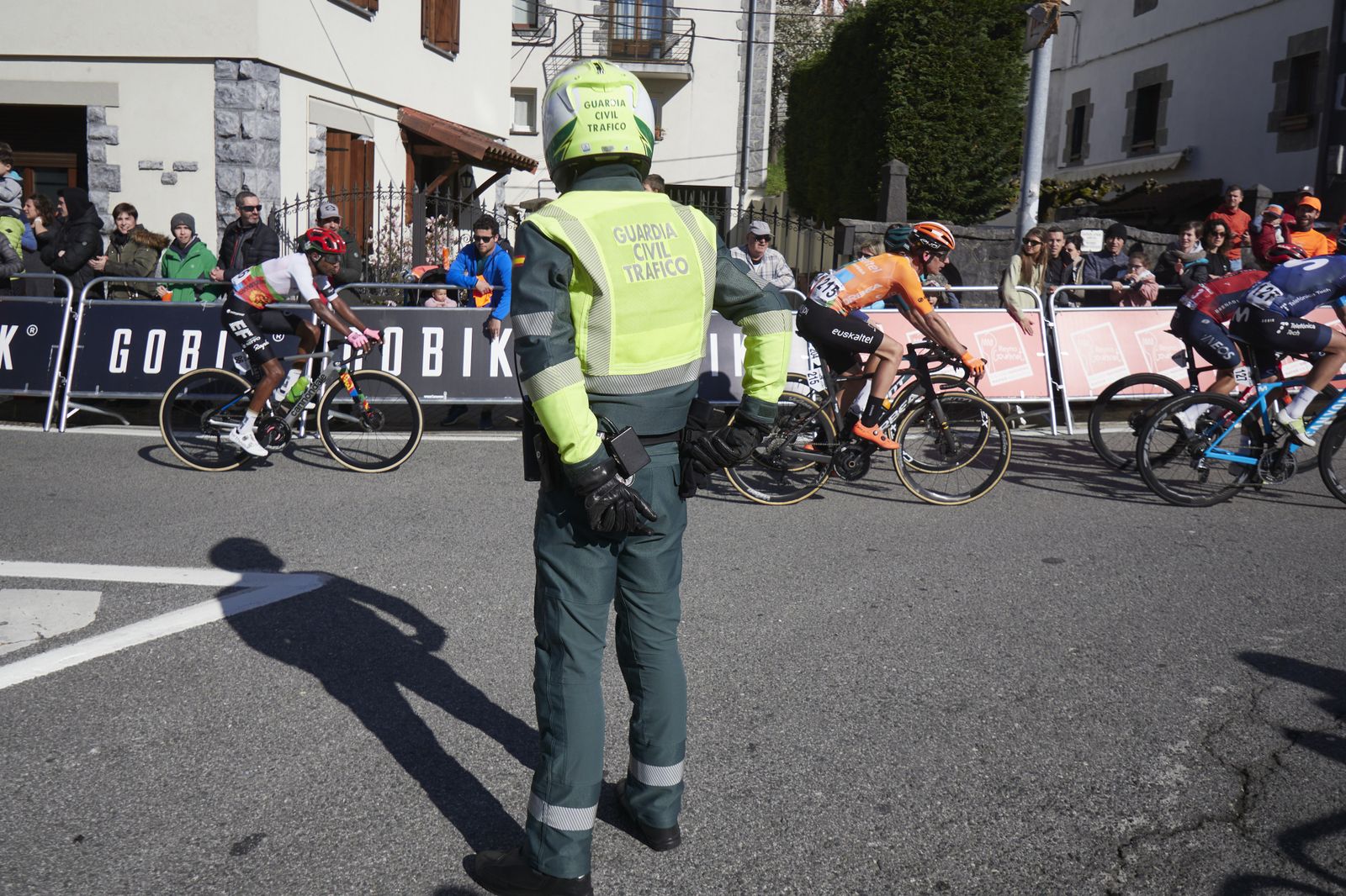 Guardia Civil en la Vuelta Ciclista al País Vasco