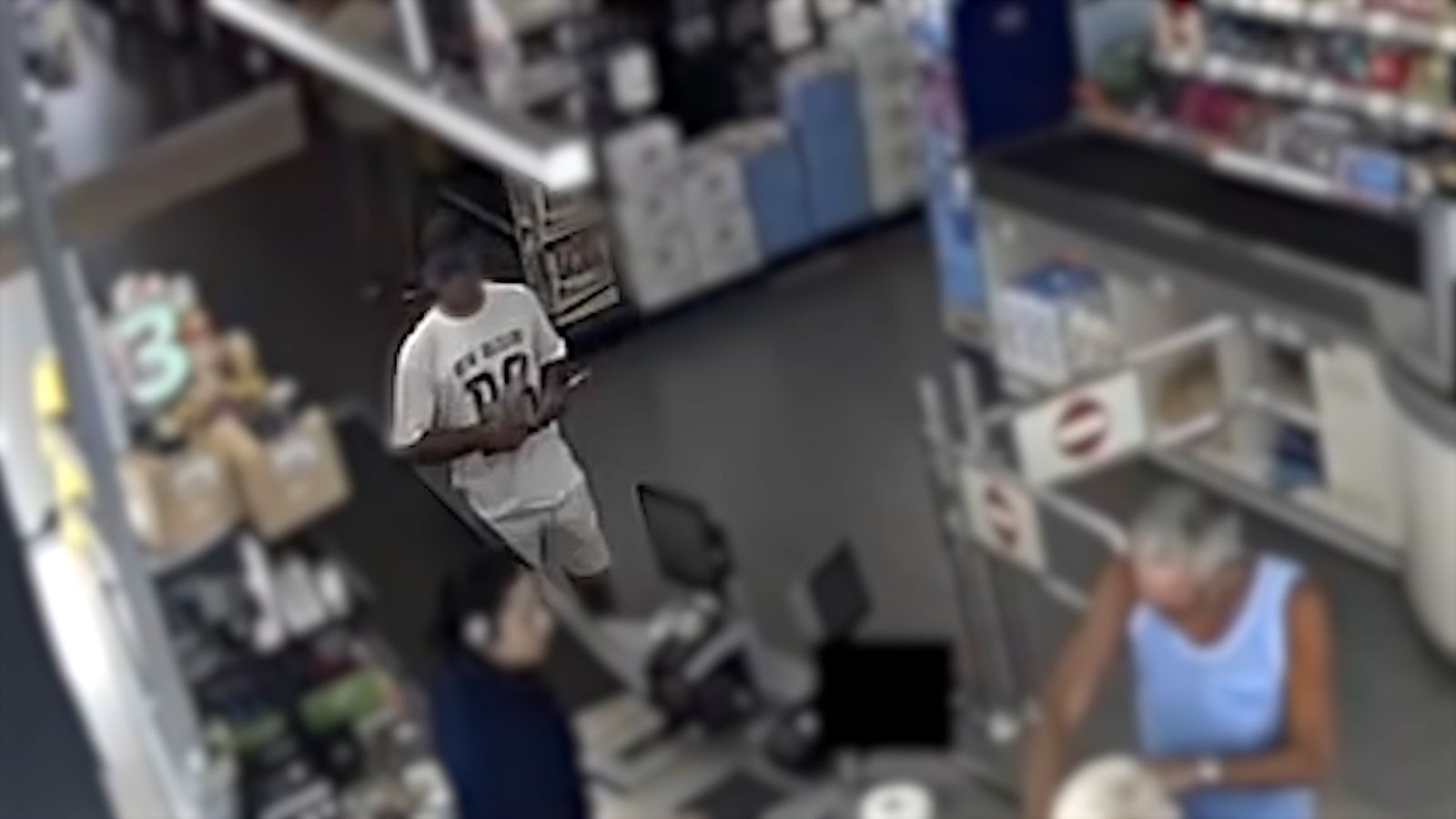 Detenido un violento atracador de un supermercado en Santa Pola (Alicante)