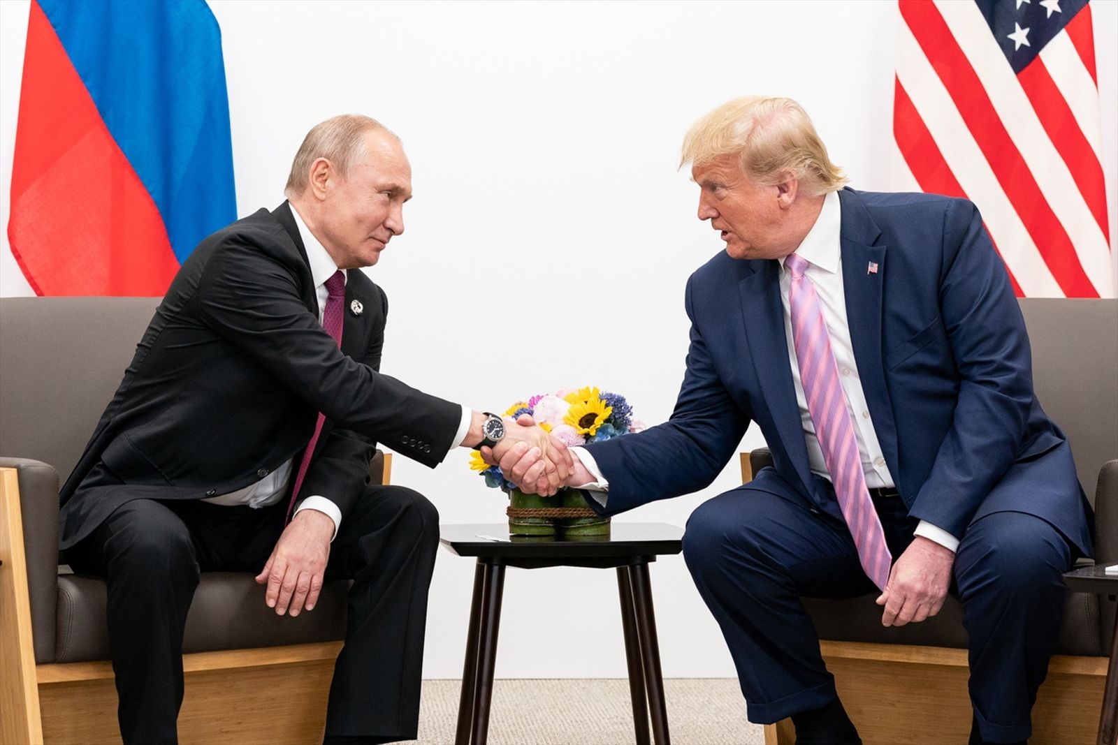 Foto de archivo de Vladimir Putin y Donald Trump