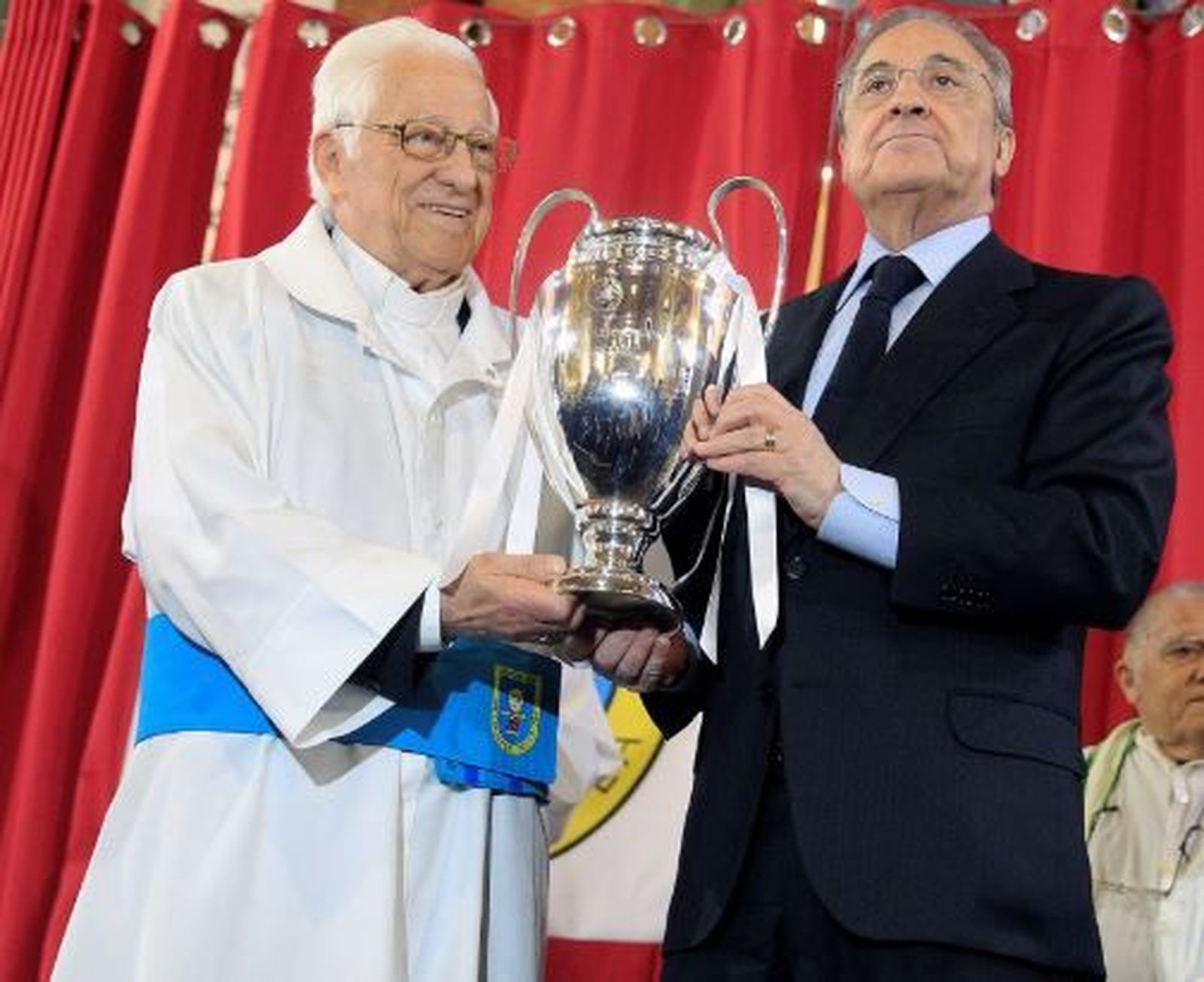 Florentino Pérez ofrece la Decimotercera en la iglesia de San Antón