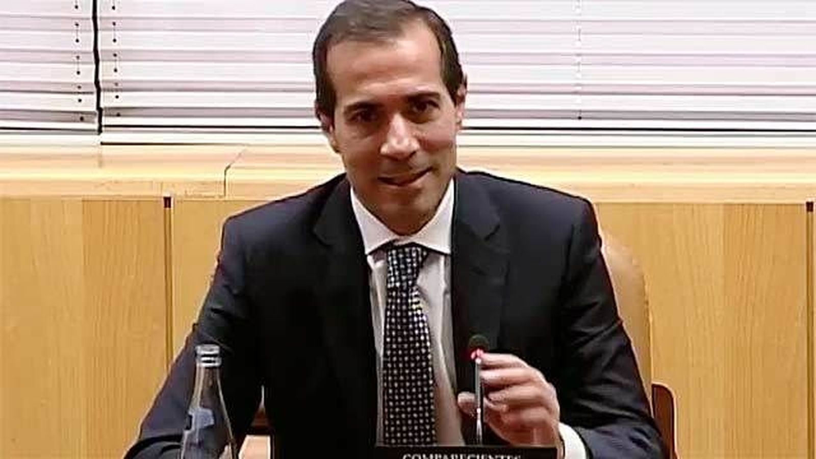 Victoria tacha de injuriosa la acusación de que actuó como intermediario de los pagos a De Pedro