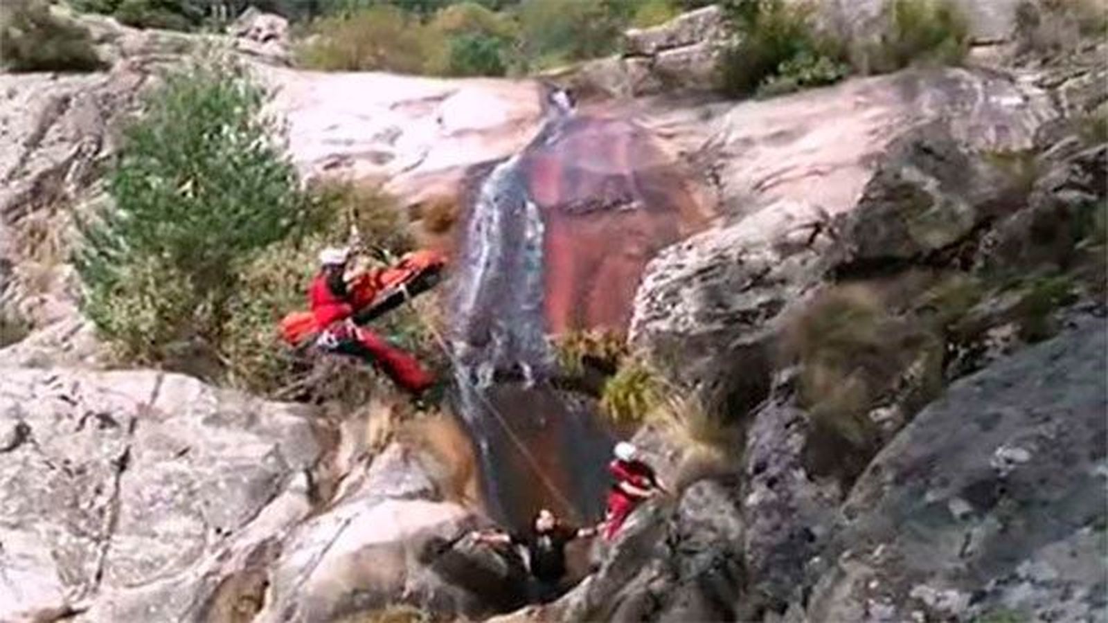 Rescate en helicóptero en Santa María de la Alameda