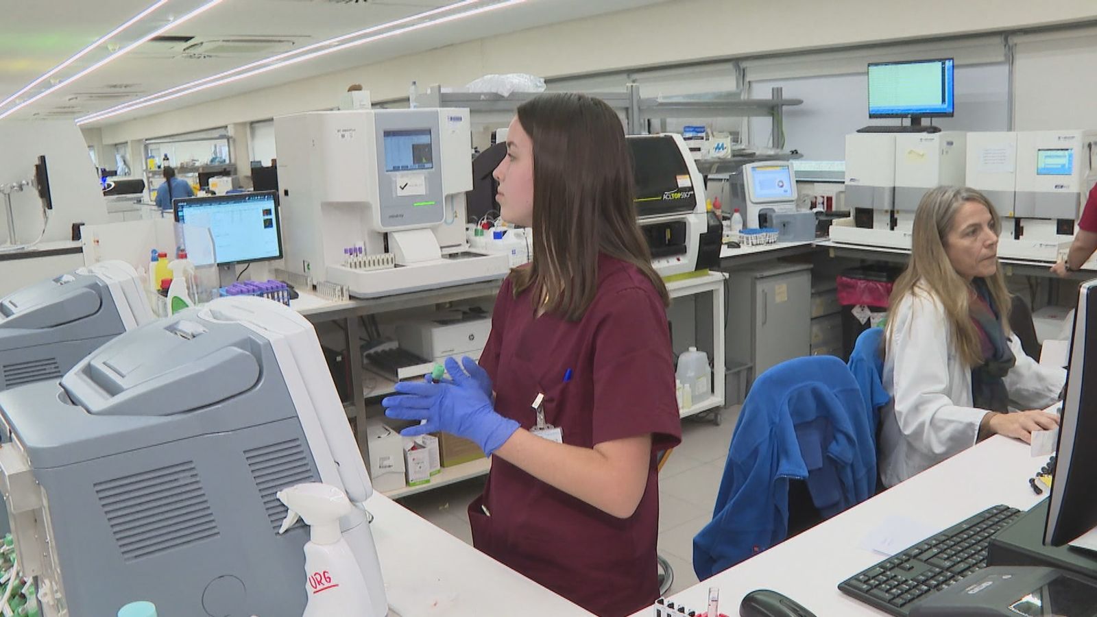 Profesionales sanitarios en el Hospital de Fuenlabrada