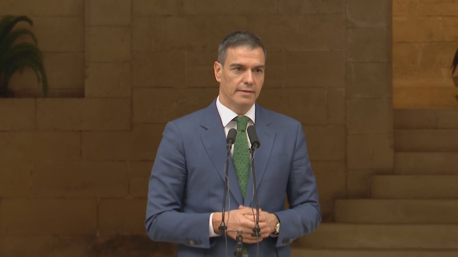 Sánchez emplaza a su balance del curso político para hablar de la querella contra Peinado