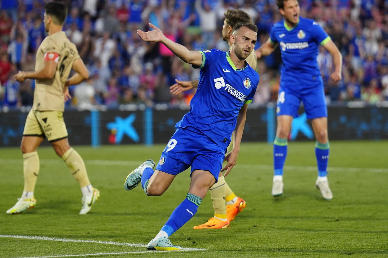 Borja Mayoral marca al Almería