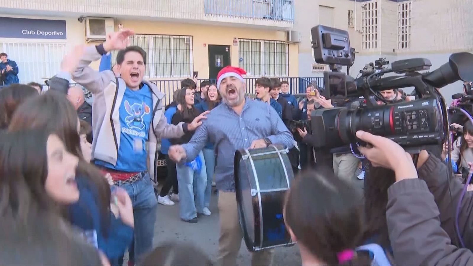 Ganadores del sorteo de Navidad celebra 'El Gordo'