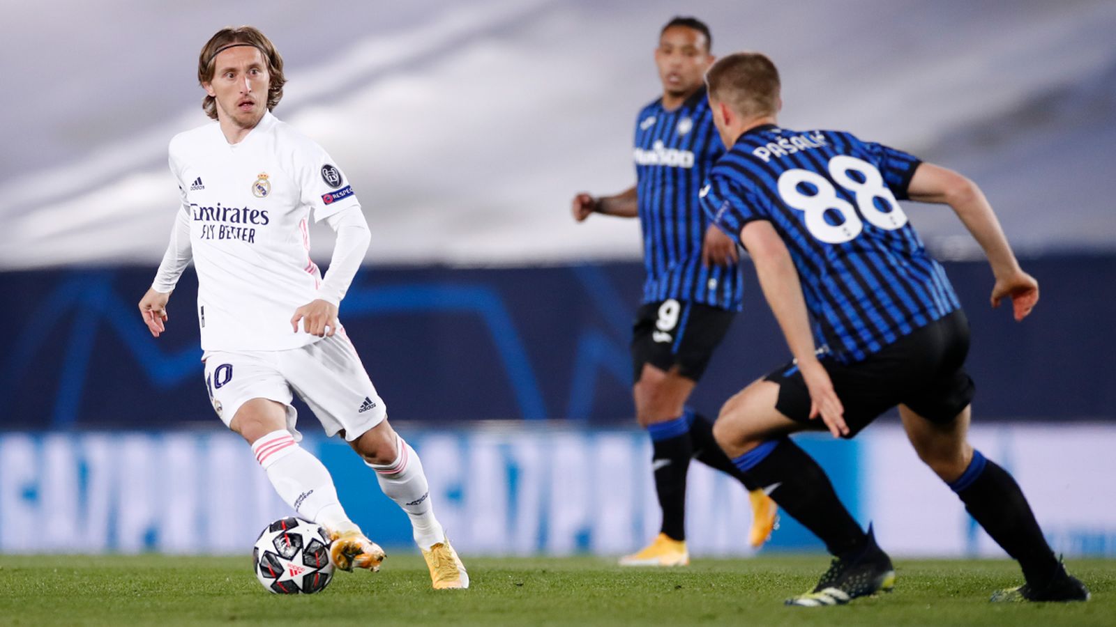 Luka Modric ante el Atalanta