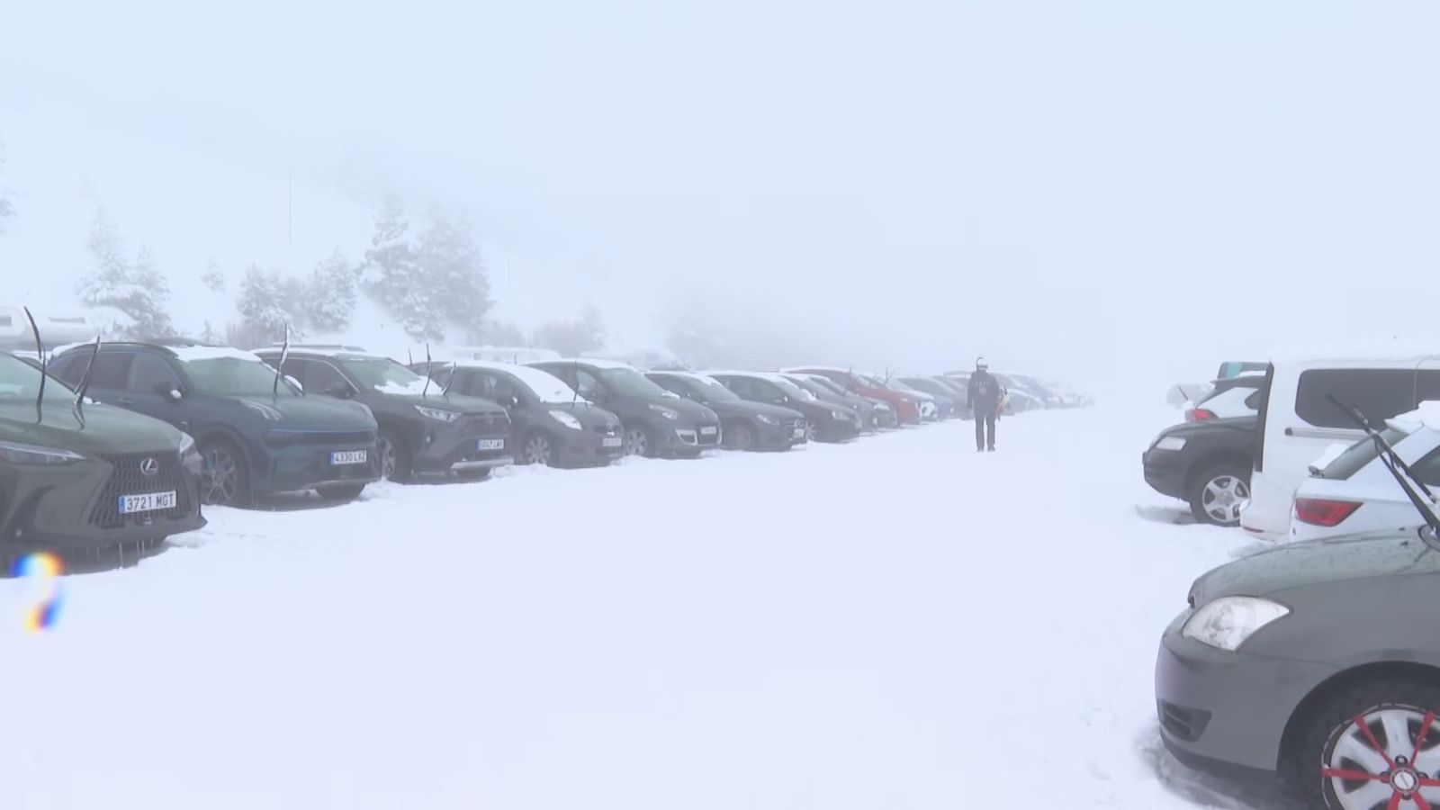 Nieve en el parking de Navacerrada