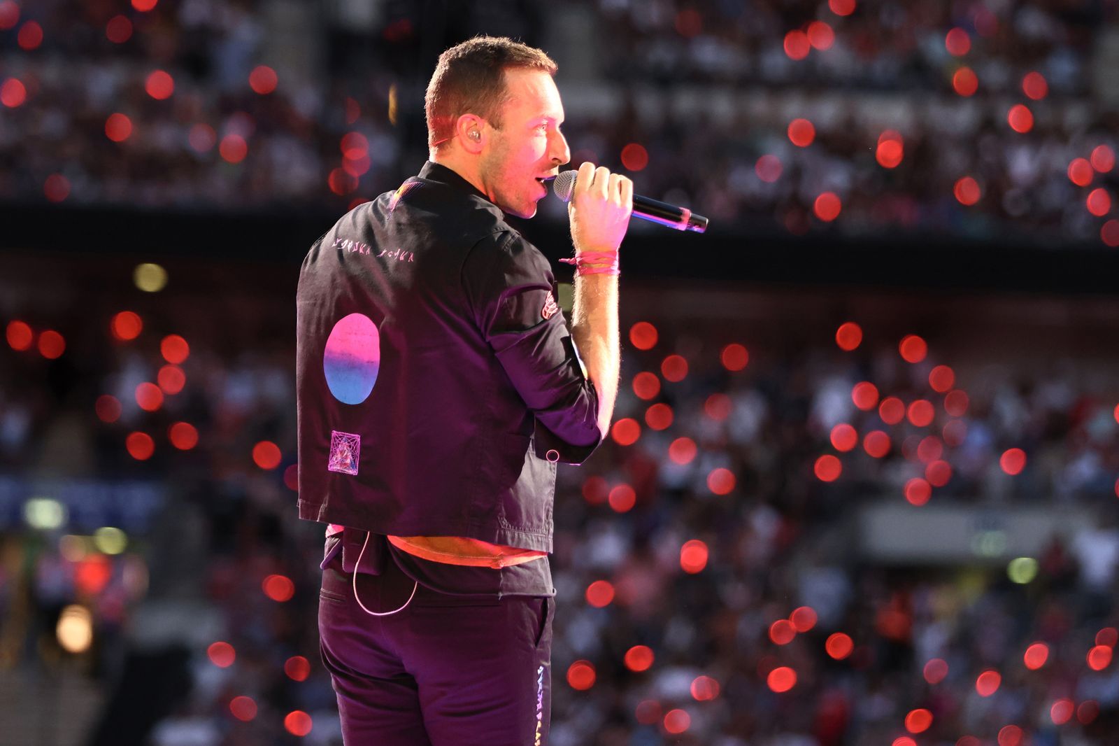 Chris Martin, solista de Coldplay, durante una actuación