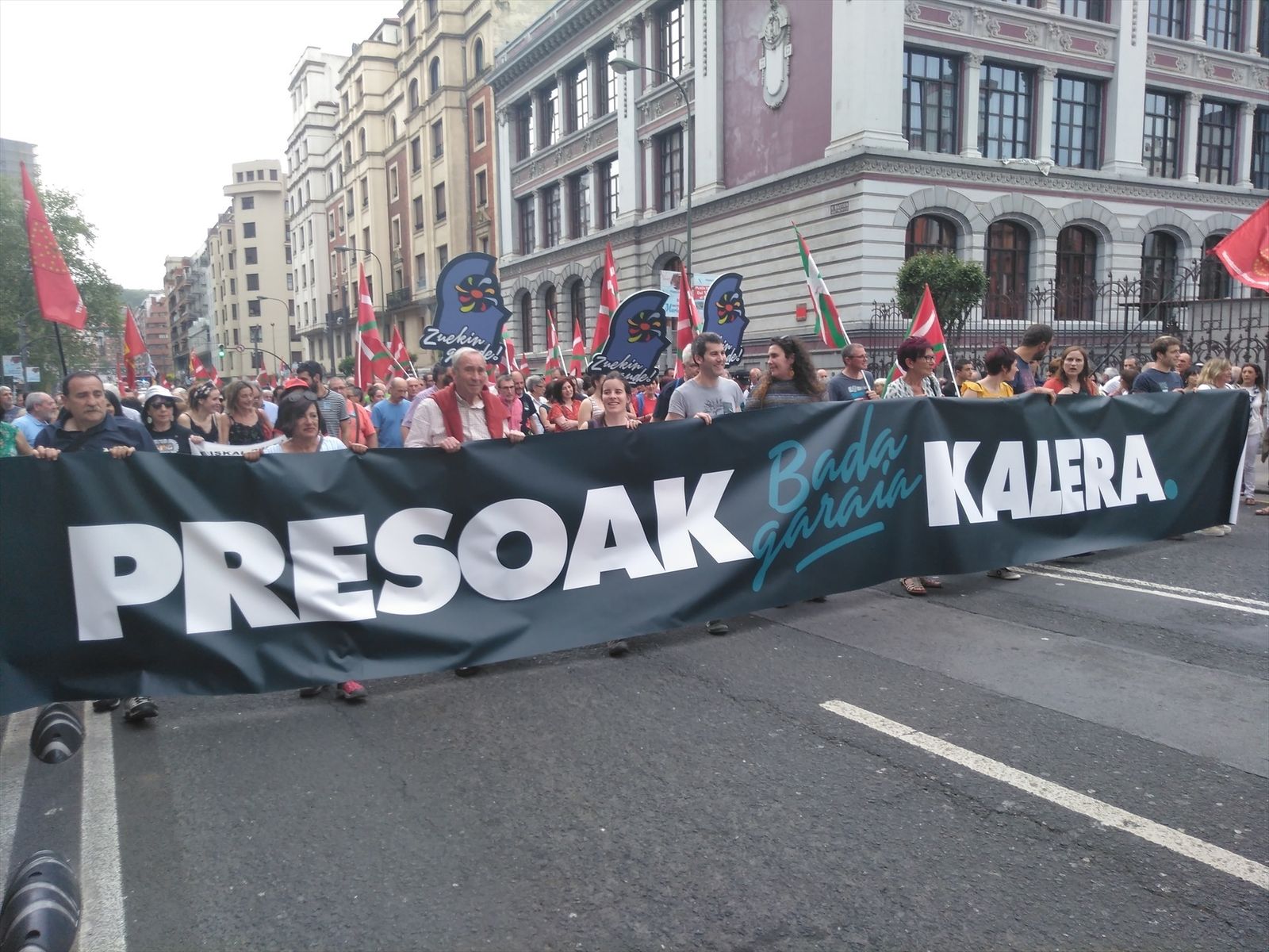 Manifestación de Kalera Kalera a favor de los presos de ETA