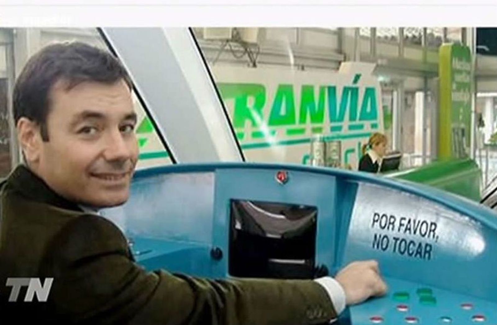 El tranvía de Parla se llevó por delante a Tomás Gómez