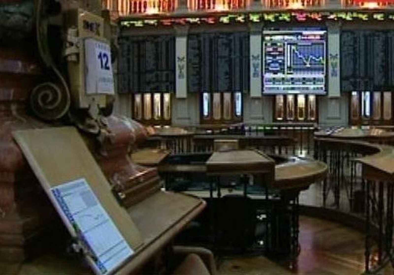 El Tesoro aprovecha la bajada de tipos y coloca casi 10.000 millones, el doble de lo previsto