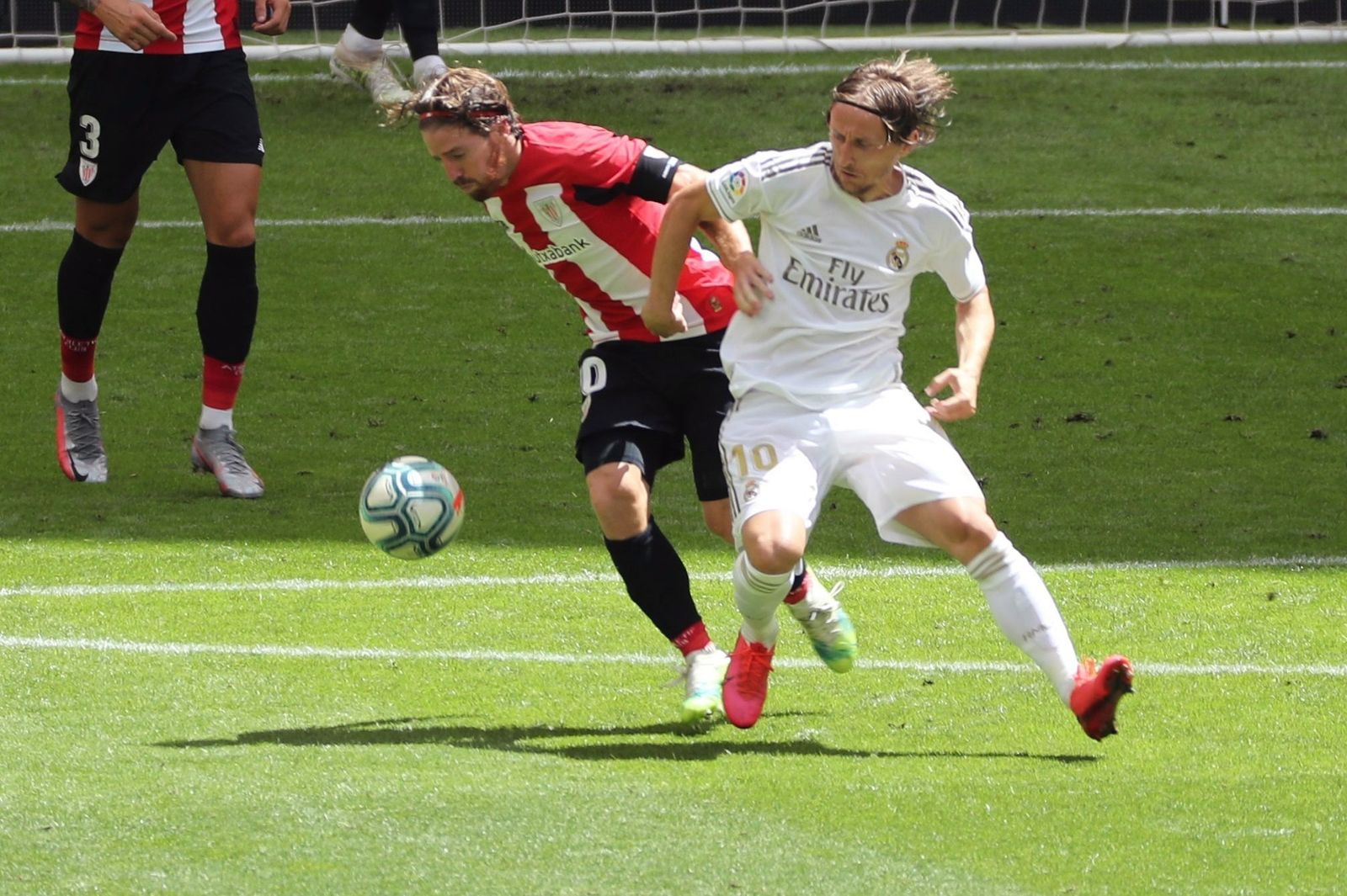 Modric ante el Athletic de Bilbao