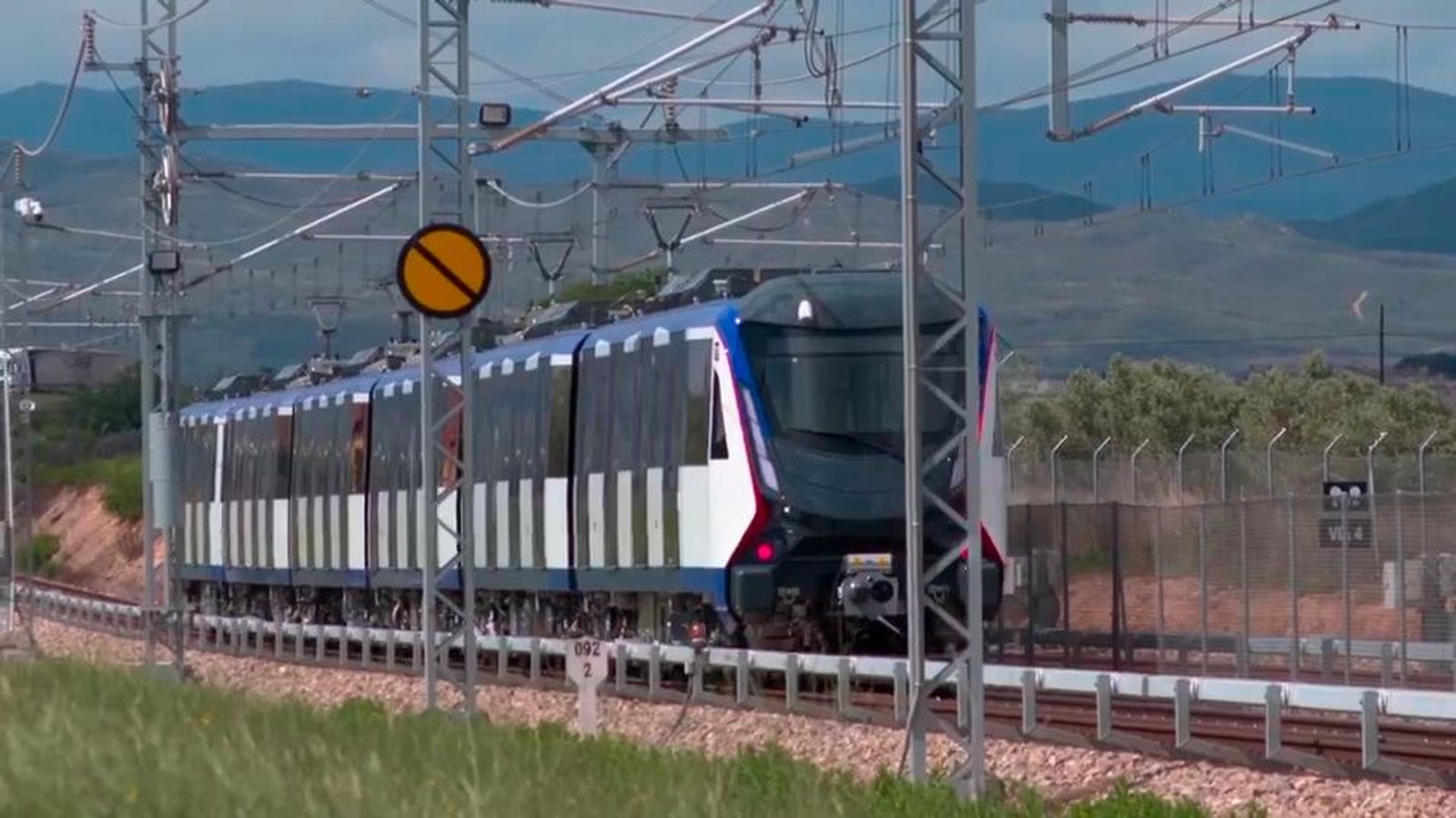 Los futuros trenes sin conductor de la línea 6 de Metro ya circulan en pruebas