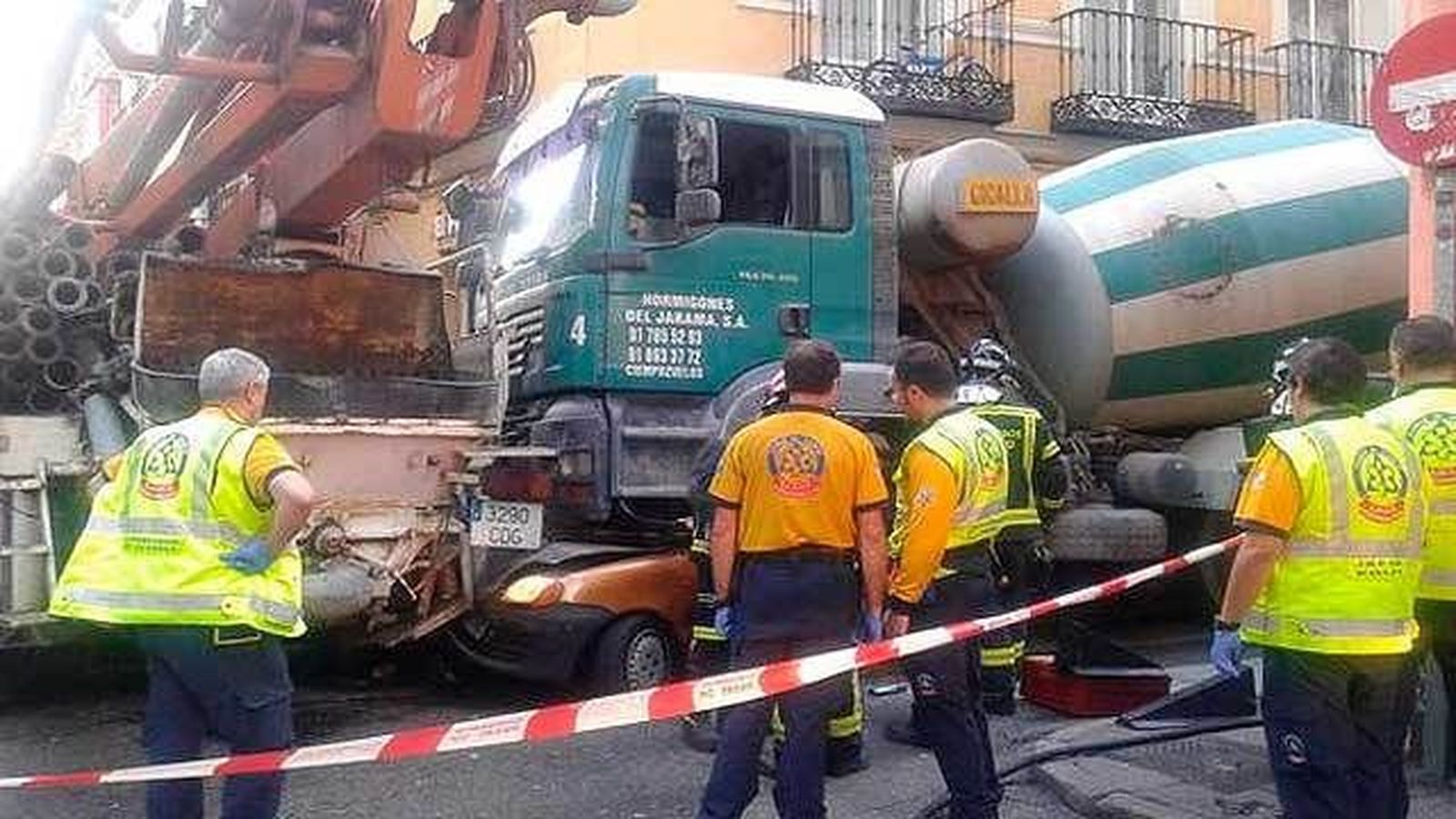 Muere un conductor aplastado  por una hormigonera en Chueca