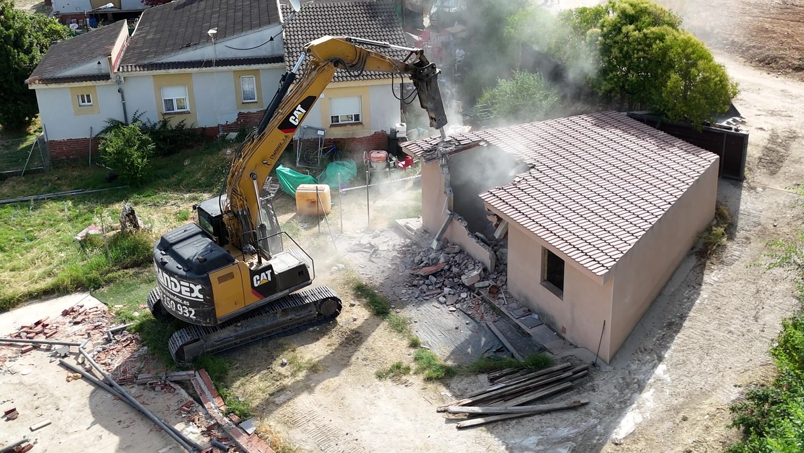 Demolición de una edificación ilegal en Fuente el Saz de Jarama