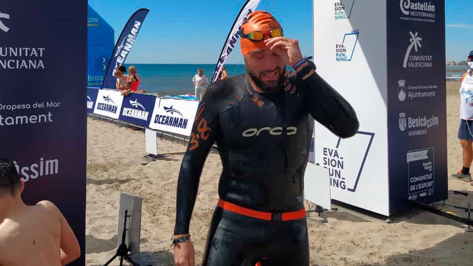 Alberto Bahamontes,  exhausto y orgulloso a la finalización de la prueba