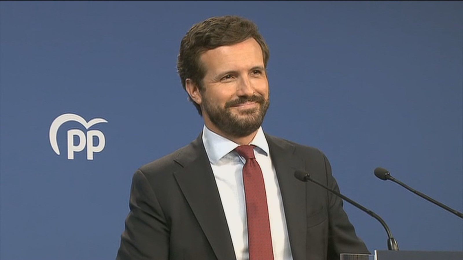 Casado dice que Sánchez es un presidente "en recesión" al frente de un Gobierno "en barrena"