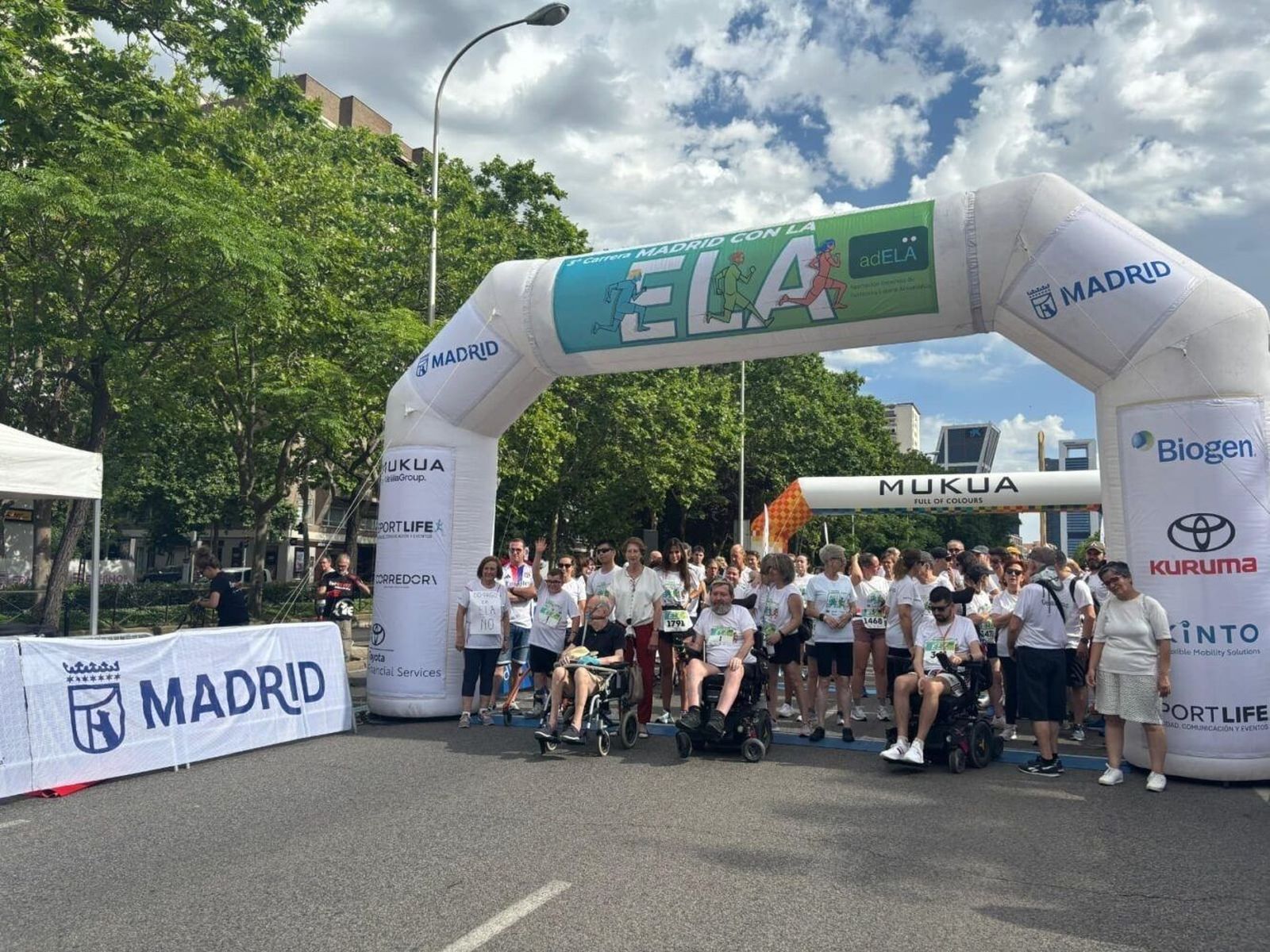 Más de 2.000 corredores participan en la tercera edición de la Carrera 'Madrid con la ELA'