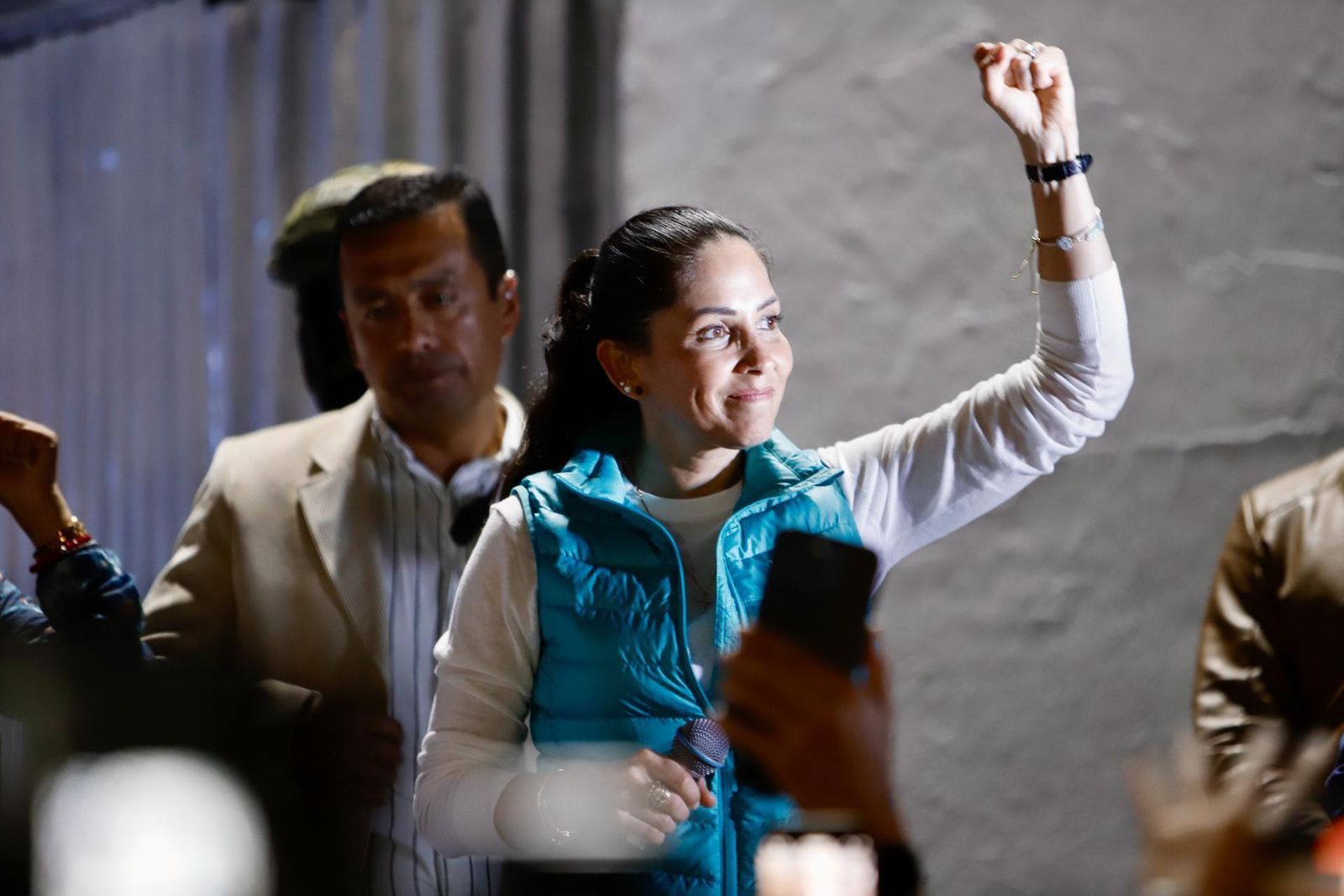 Ecuador tendrá segunda vuelta electoral entre el presidente Noboa y la correísta González