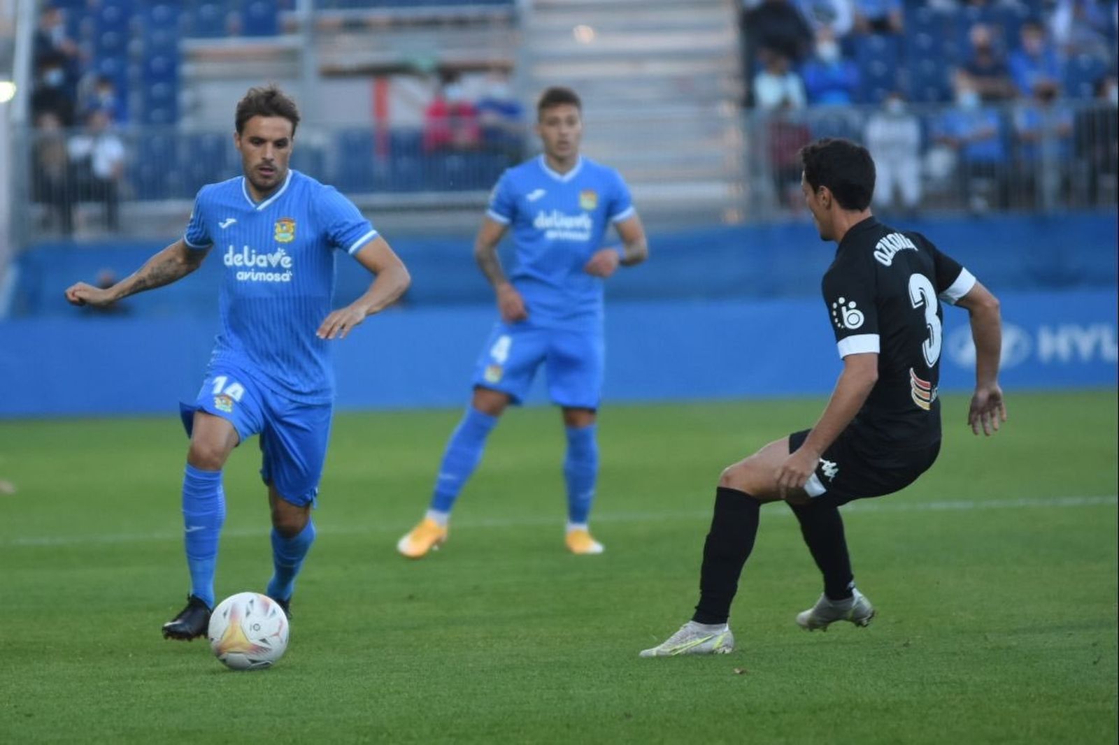 Pedro León ante el Amorebieta